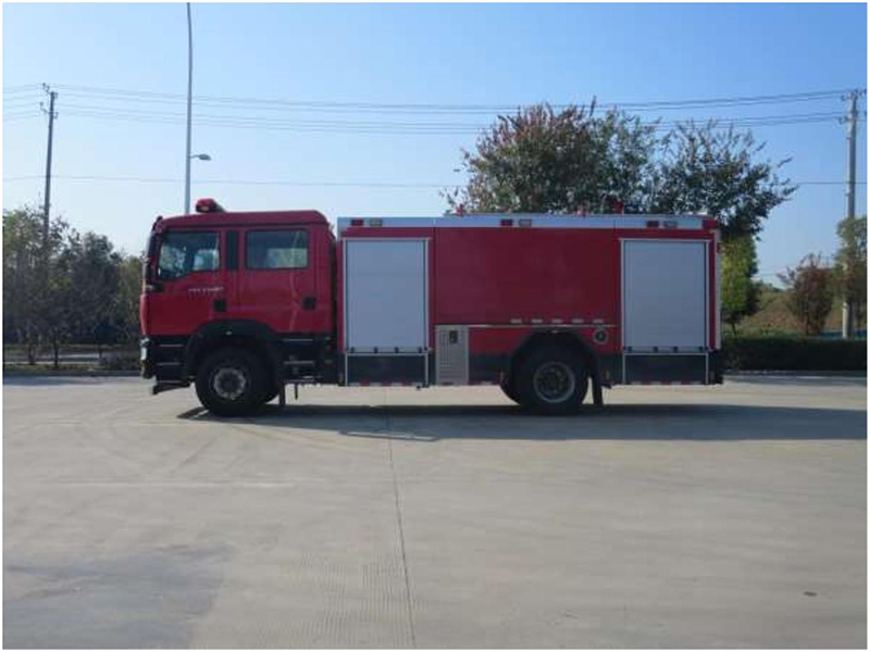 國六8噸汕德卡水罐消防車